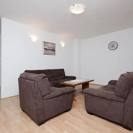Ruza-rajska Apartamento Lopar